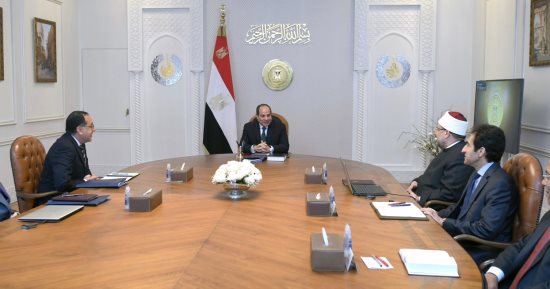 الرئيس السيسى يوجه بإنشاء مساجد كبرى فى المحافظات وزيادة مكافآت مسابقة القرآن