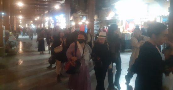 جولة داخل السوق القديم بأسوان أشهر المعالم السياحية بصعيد مصر.. صور