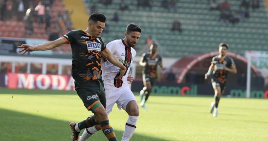 ألانيا سبور يتعادل مع فاتح قرا جمرك 2-2 فى الدورى التركى بمشاركة كوكا
