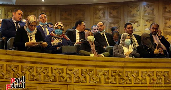 توافد الموظفين المنقولين إلى الشهر العقارى لحلف اليمين بوزارة العدل