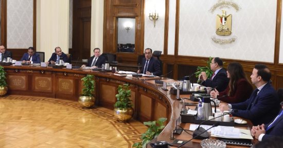 رئيس الوزراء يتابع موقف تطبيق منظومة الشحن المسبق   