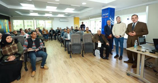 محافظ كفر الشيخ يتفقد تدريبات المشروعات الرقمية لمديري التخطيط الاستراتيجى