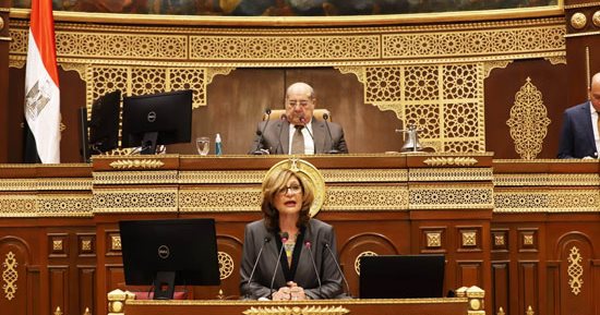 نواب يقترحون على وزير السياحة إطلاق حملة توعوية للتدريب على التعامل مع السياح