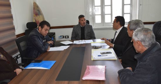 السكرتير العام لمحافظة المنيا يعقد اجتماعاً لمتابعة تحصيل مستحقات الدولة