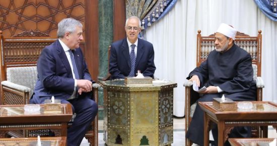 شيخ الأزهر لوزير خارجية إيطاليا: لن يخرج العالم من أزماته إلا بالعودة إلى الدين