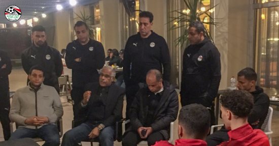 جمال علام وأبو الوفا يجتمعان بمنتخب الشباب.. ويتفقدان ملعب القناة