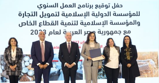 مايا مرسى: نهتم بمساعدة السيدات على تطوير الحرف التراثية المصرية وتسويق منتجاتهن