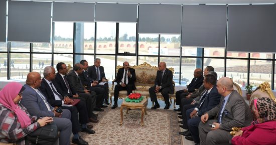 جامعة أسوان تكرم أشرف عطية لحصوله على جائزة التميز الحكومى