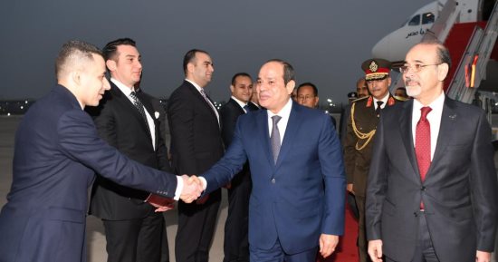 الرئيس السيسى يصل العاصمة الهندية نيودلهى