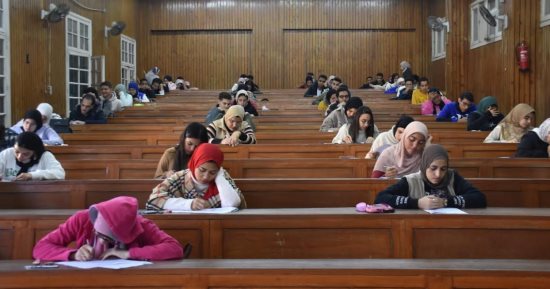 رئيس جامعة القاهرة يوجه بانتظام أعمال الكنترولات بالكليات وإعلان النتائج إلكترونيا