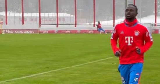 ساديو مانى يعود لتدريبات بايرن ميونيخ بعد شهرين ونصف من الإصابة
