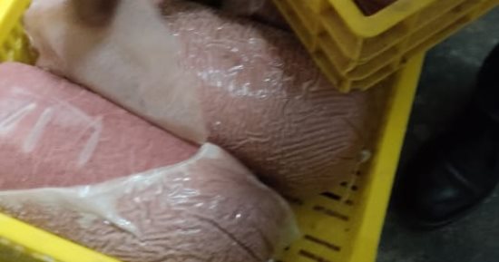 ضبط 2 طن لانشون ومصنعات لحوم غير صالحة للاستهلاك الآدمى فى مخزن بـ6 أكتوبر