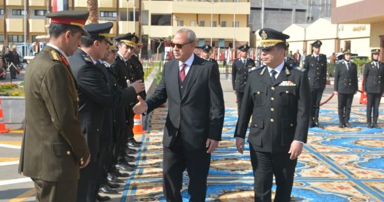 محافظ القليوبية يقدم التهنئة لمدير الأمن بمناسبة عيد الشرطة.. صور