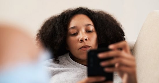 ليه الرجل مش بيرد على الرسائل؟.. 7 أسباب لا تأتي في رأس الأنثى