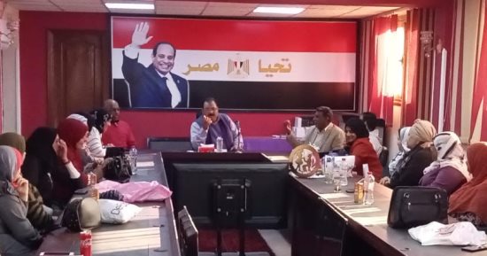 رئيس مدينة سفاجا يبحث مشكلات الحضانات العامة والخاصة بالمدينة ويعد بحلها 