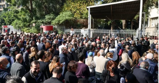 محتجون يحاولون اقتحام قصر العدل فى العاصمة اللبنانية بيروت
