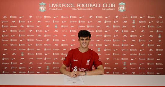 ليفربول يعلن تجديد عقد لاعبه الشاب ستيفان بايتشيتيك حتى 2027.. صور
