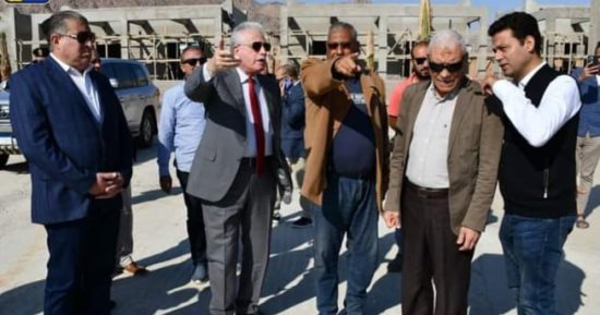 محافظ جنوب سيناء يتفقد مبنى الرصد الأمني ومضمار الهجن بشرم الشيخ.. صور