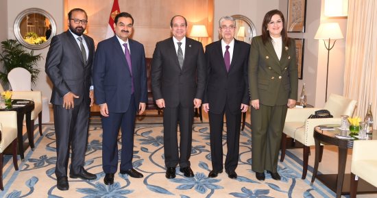 الرئيس السيسى يبحث مع رئيس مجموعة "أدانى" الهندية الآفاق الاستثمارية بقطاعات البنية التحتية بمصر.. ويؤكد الاستعداد لتقديم الدعم للمجموعة ومشروعاتها المستقبلية.. "أدانى": نعتزم عقد شراكات مع صندوق مصر السيادى