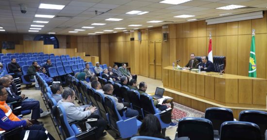 نائب محافظ المنيا يعقد اجتماعا لمتابعة الموقف التنفيذى لمشروعات "حياة كريمة"