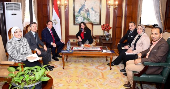 وزيرة الهجرة تستقبل السفير الكازاخى لتعزيز سبل التعاون وتوفير فرص العمل