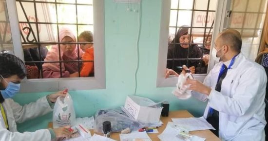 فحص أكثر من 1600 مواطن ضمن قوافل حياة كريمة الطبية فى دمياط 