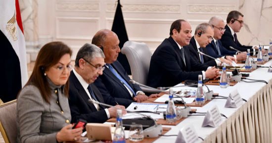 الرئيس السيسي يستهل زيارته إلى أذربيجان باجتماع مع رجال أعمال ورموز الاقتصاد