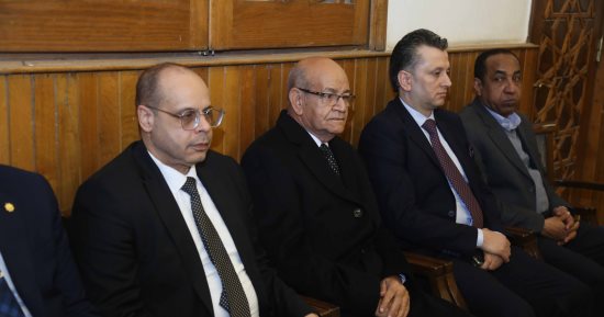 محافظ الجيزة الأسبق يؤدى واجب العزاء فى الكاتب الصحفى علام عبدالغفار بالحامدية الشاذلية