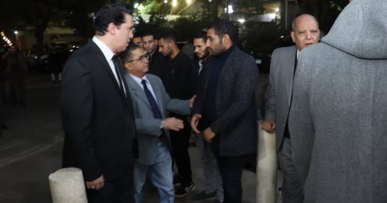 وجيه أحمد رئيس لجنة الحكام الأسبق يقدم واجب العزاء فى الصحفى علام عبد الغفار
