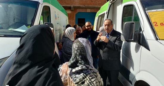 إقبال كبير على قافلة حياة كريمة الطبية المجانية بقرية منية جناج في دسوق بكفر الشيخ