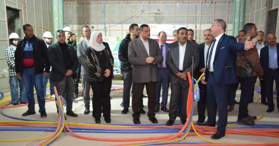 وزير التنمية المحلية يتفقد إنشاء مركز السيطرة للشبكة الوطنية للطوارئ والسلامة