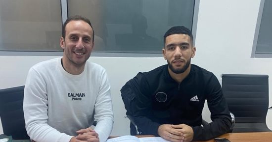 الأهلي يعلن رسمياً الصفقة الرابعة بضم أحمد قندوسي لاعب وفاق سطيف