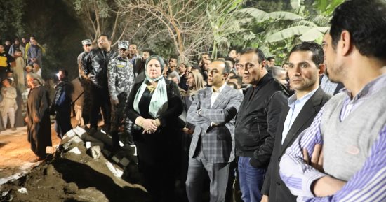 نائب محافظ المنيا يتابع تداعيات حادث انهيار أثناء حفر خزان صرف صحى.. صور
