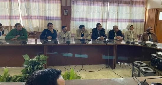 جامعة المنصورة تكرم فريقا طلابيا لنشرهم بحثا علميا تطبيقيا فى مجلة دولية
