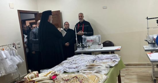 مطران إيبارشية الجيزة والفيوم للأقباط الكاثوليك يفتتح مشغل رعيّة أمّ النّور بإمبابة