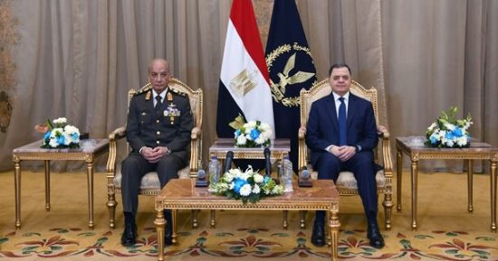 وزير الداخلية يستقبل وزير الدفاع للتهنئة بعيد الشرطة