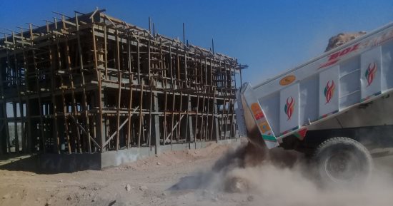 مشروعات "حياة كريمة" عمل جاد لخدمة قرى ونجوع الأقصر.. المحافظ: أنهينا 368 مشروعا ونعمل فى 324 أخرى بتكلفة 9.9 مليار جنيه.. إنهاء 3182 منزلا بسكن كريم بـ2.4 مليار.. وتنفيذ 88 مشروع صرف لخدمة 1.3 مليون مواطن