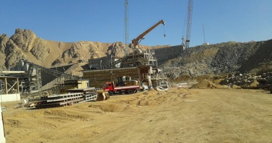 الصحراء الشرقية كنز الثروات التعدينية فى مصر.. ذهب وكوارتز وفوسفات ومنجنيز ومعادن نادرة وذات قيمة عالمية.. خبراء يطالبون بإنشاء مدرسة تعدين داخلية.. ويؤكدون: يجب فتح الطرق والترويج للسائح الجيولوجى.. صور