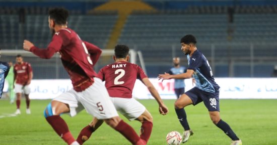 بيراميدز بـ10 لاعبين يتعادل مع سيراميكا ويرتقى لوصافة الدورى