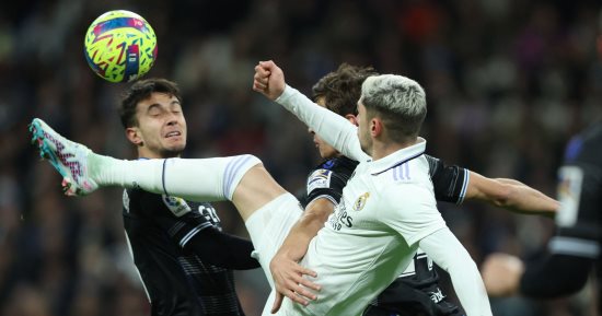 التعادل السلبي يحسم شوط ريال مدريد ضد ريال سوسيداد في الدوري الإسباني.. صور