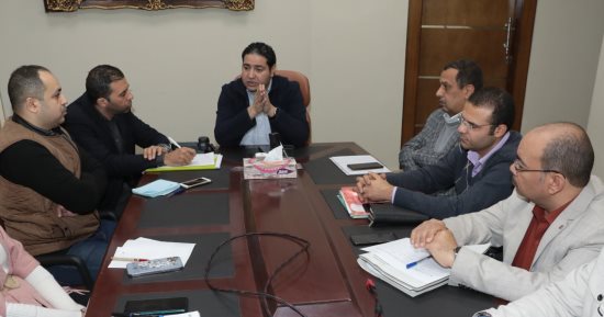 نائب محافظ بني سويف يناقش مستجدات وسير العمل بمنظومة ملف تقنين أراضى الدولة