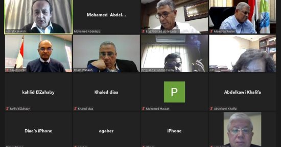 نائب وزير الإسكان يبحث أحدث التكنولوجيات فى مجال مياه الشرب والصرف الصحى