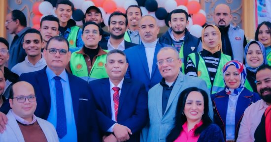 محافظ سوهاج يفتتح معرض الكتاب بنادي المحليات.. صور