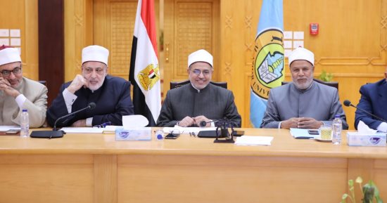 كلية الدراسات العليا تعلن إنهاءها قاعدة بيانات إلكترونية للرسائل العلمية وإتاحتها للباحثين
