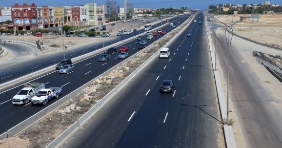 تفاصيل مشروعات الطرق بمدينة العبور وموعد الانتهاء من الأعمال
