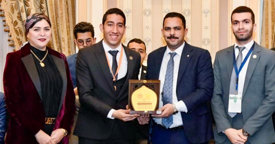 أشرف رشاد يستقبل وفدا من أعضاء اتحاد طلاب جامعة المنصورة.. صور