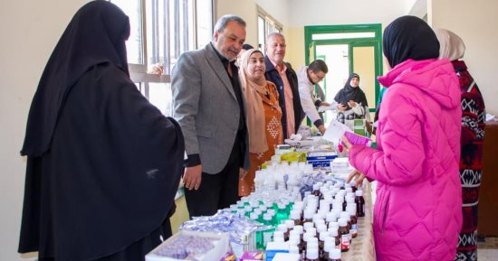 تقديم الرعاية الصحية لـ1084 شخصا بقافلة طبية لجامعة طنطا بزفتى ضمن "حياة كريمة"