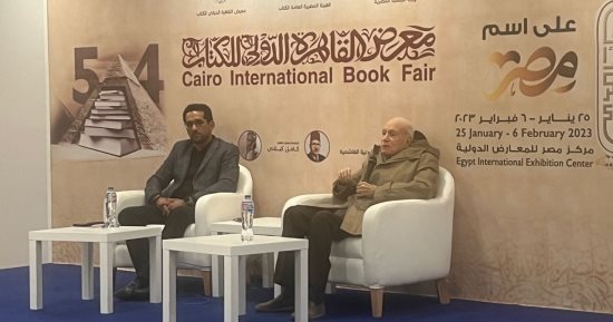 الناقد محمد عبد المطلب فى معرض الكتاب: قرأت البلاغة بمحبة والشعر لن يموت