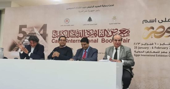 مثقفون فى مناقشة "جماليات شعر العامية" بمعرض الكتاب: هو ذاكرة العامة