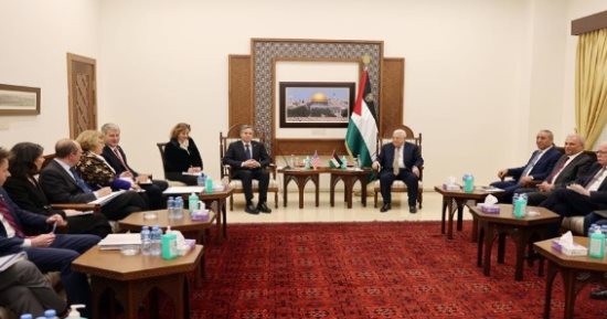 أهم الأخبار العربية والعالمية حتى منتصف الليل.. احتجاجات غاضبة في إسرائيل ضد تشريعات الحكومة.. بلينكن: يجب الحد من تهديد الاستقرار بالشرق الأوسط.. استجواب رئيس حكومة اليابان بسبب شراء نجله هدايا تذكارية للوزراء